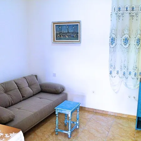 Апартаменты Free Parking, Wifi, Aircool, Terrace, Living & Bedroom