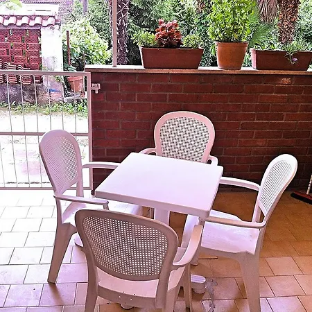 Free Parking, Wifi, Aircool, Terrace, Living & Bedroom Апартаменты Ловран