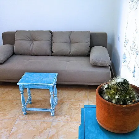 Апартаменты Free Parking, Wifi, Aircool, Terrace, Living & Bedroom