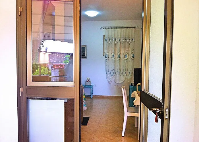 Orthopedic Center Near With Free Parking, Quite And Privately *