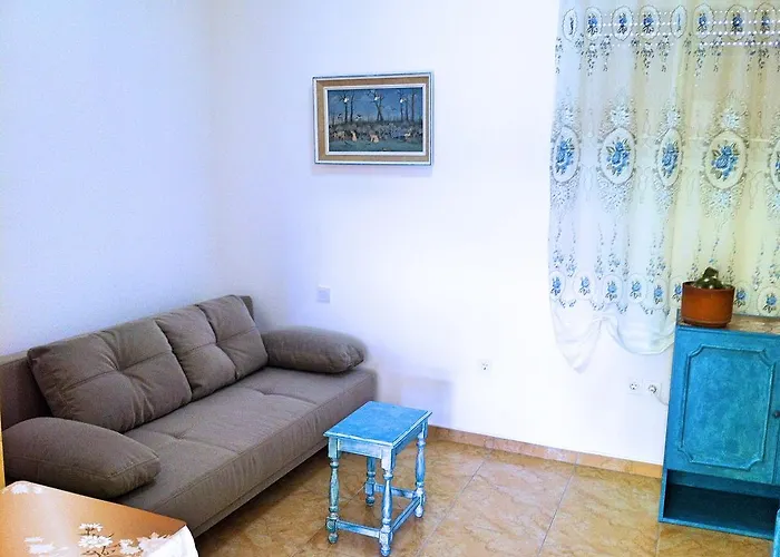 Apartment Orthopedic Center Near With Free Parking, Quite And Privately