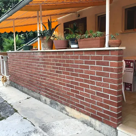 Great Holiday - Cash Pay, Security Parking, Terrace, Wifi, Aircool, Kitchen شقة لوفغان