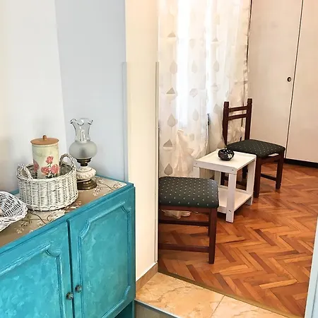 Great Holiday - Cash Pay, Security Parking, Terrace, Wifi, Aircool, Kitchen *
