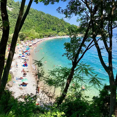 Great Holiday - Cash Pay, Security Parking, Terrace, Wifi, Aircool, Kitchen Апартаменты Ловран
