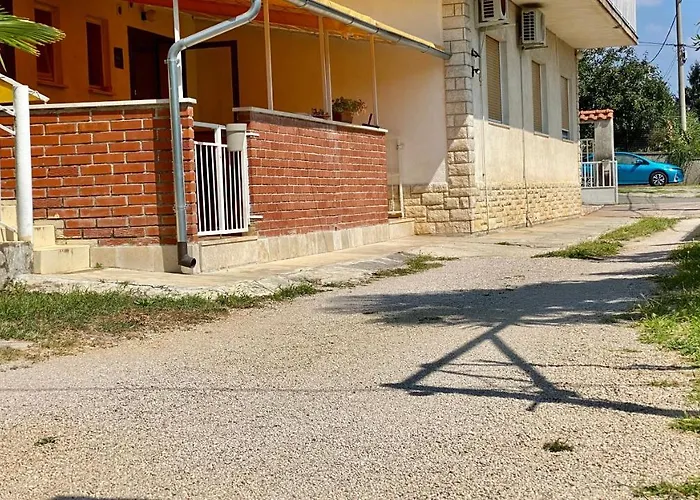Orthopedic Center Near With Free Parking, Quite And Privately Apartmán *