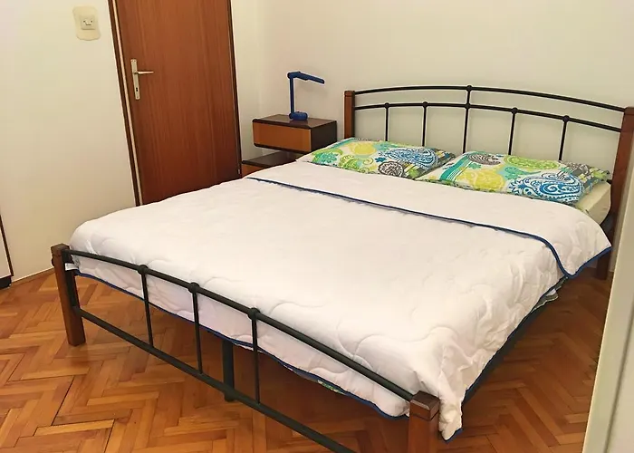 Apartmán Orthopedic Center Near With Free Parking, Quite And Privately
