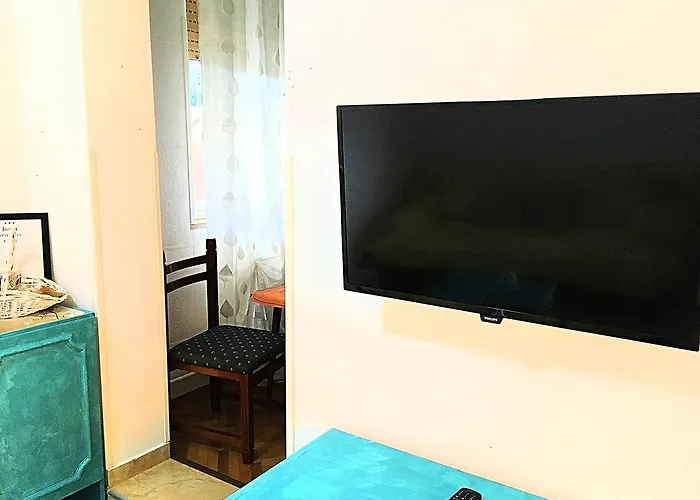 Apartmán Orthopedic Center Near With Free Parking, Quite And Privately *